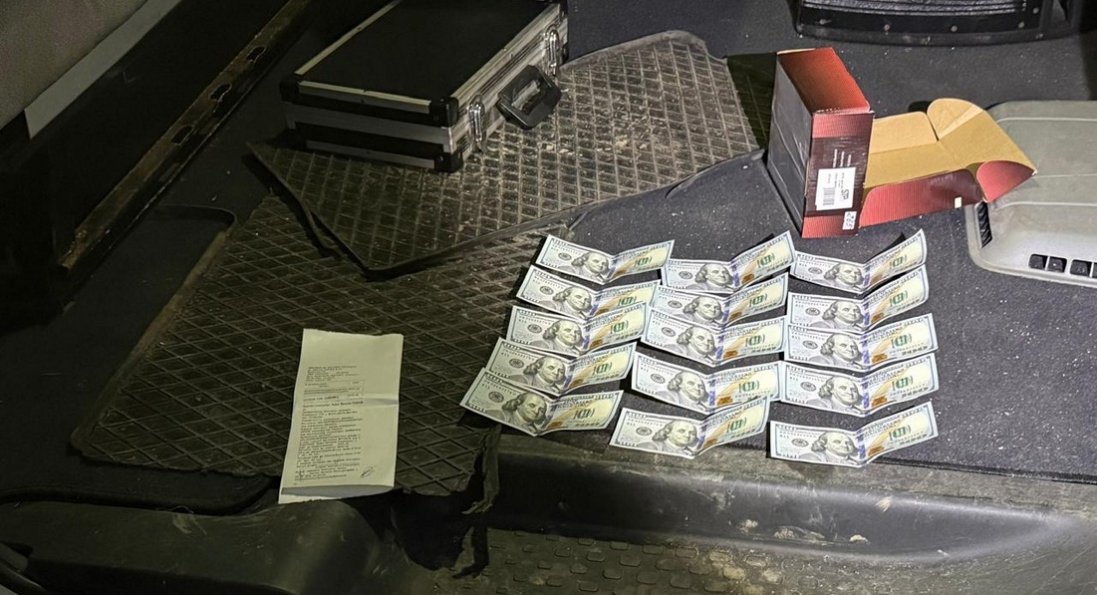 На Волині ДБР затримало правоохоронця на хабарі за зняття з розшуку військовозобов’язаного