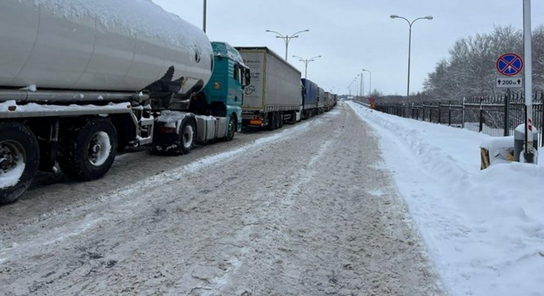 Вантажівки можуть рухатися волинськими трасами