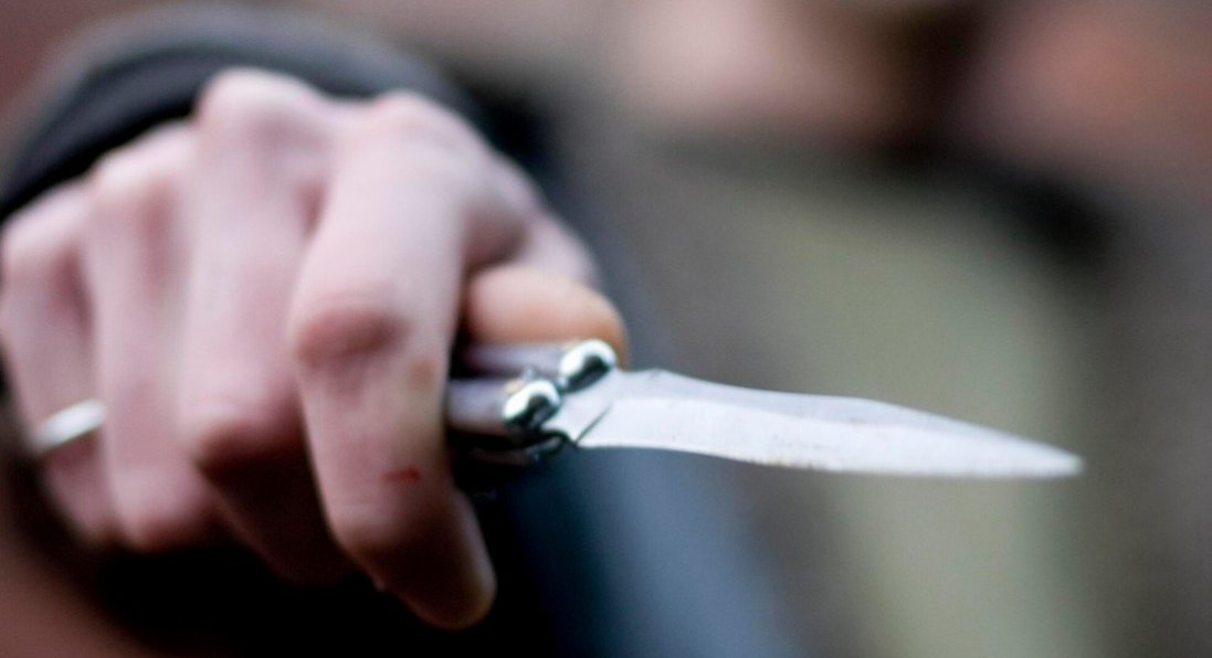У Львові чоловік вдарив ножем військового ТЦК