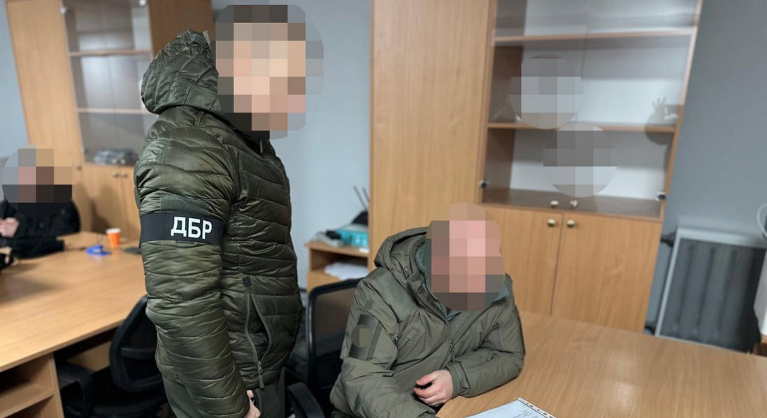 Вкрали 47 млн на закупівлях дронів: у Краматорську затримали командира військової частини