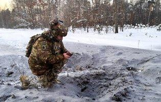 На Рівненщині поблизу залізниці дрони рф скидали вибухівку