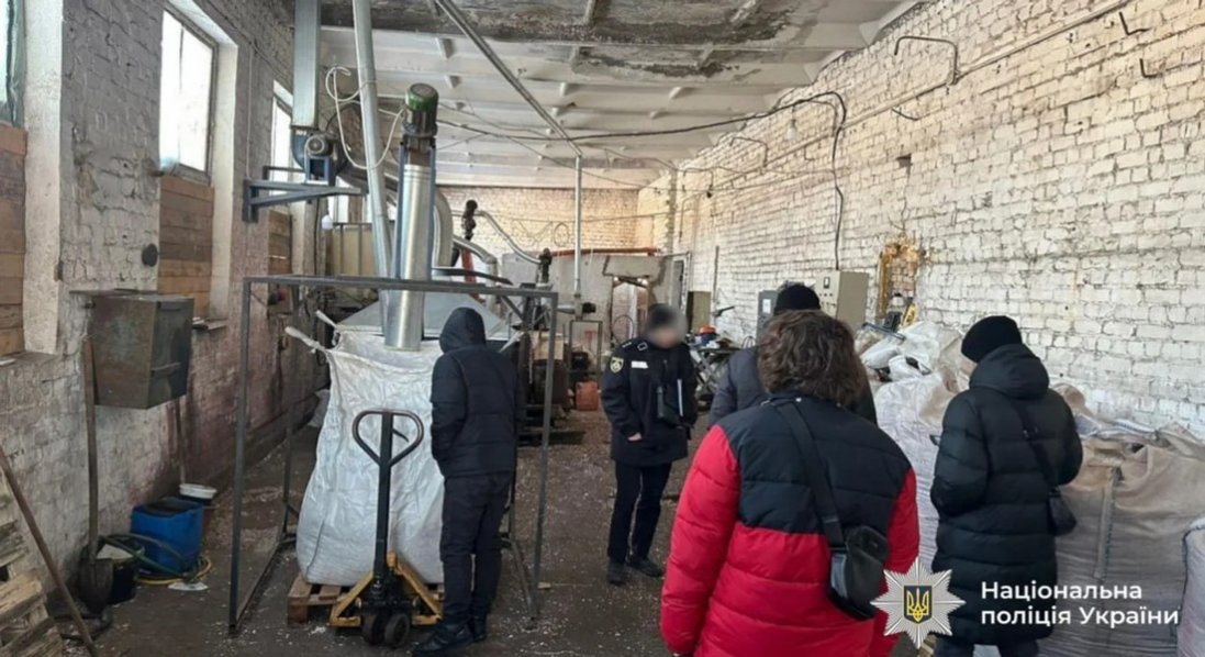 У трьох областях - обшуки у справі про розкрадання коштів на вивезенні сміття