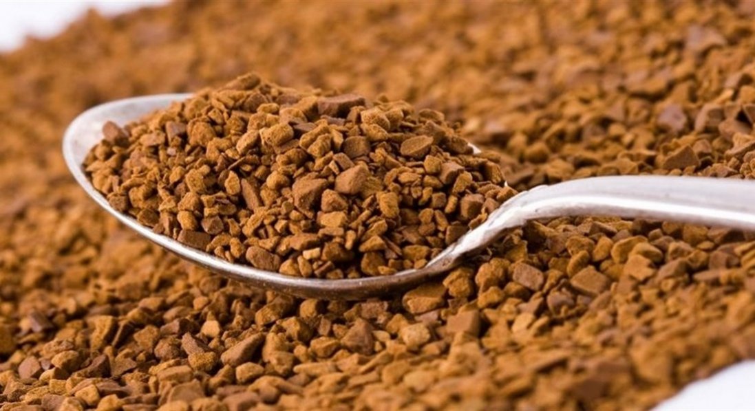 Чи справді розчинна кава – то «хімія», як вона впливає на здоров’я, та про які її «секрети» варто знати