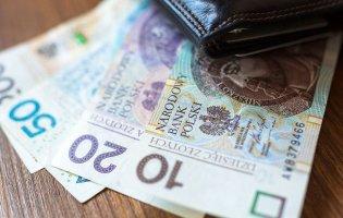 Біженців з України в Польщі позбавлять виплат