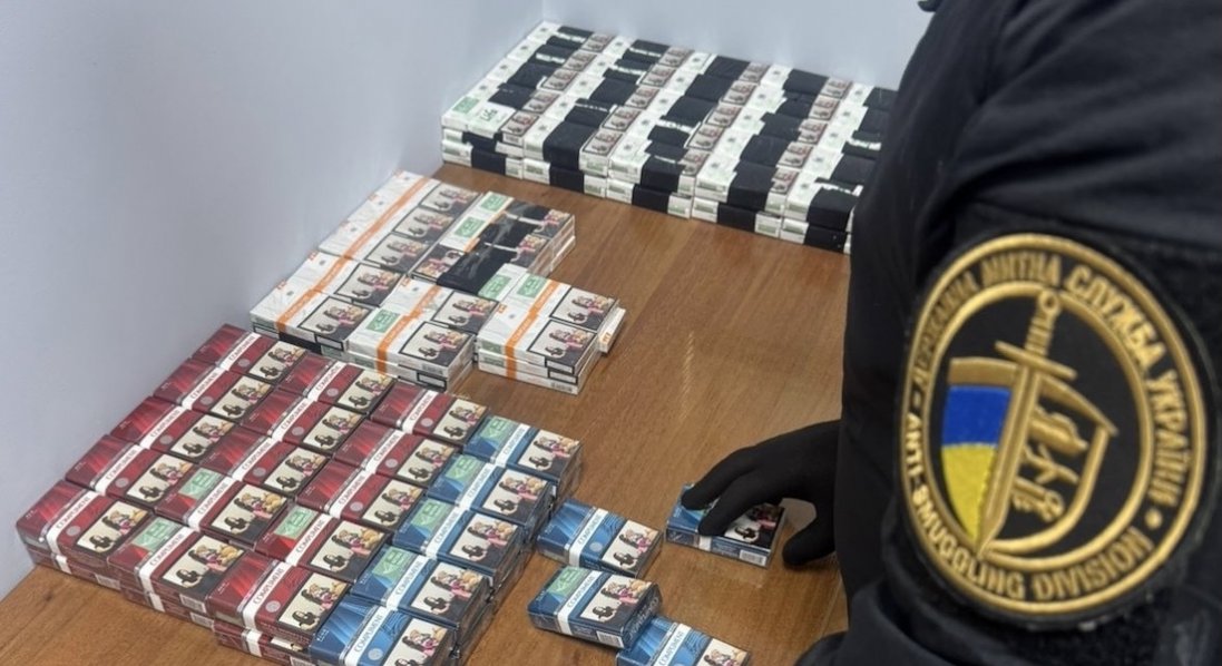 На «Ягодині» затримали поляка: намагався вивезти 200 пачок сигарет