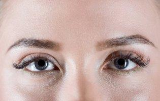 Як вибрати клей для нарощування вій: поради для майстрів