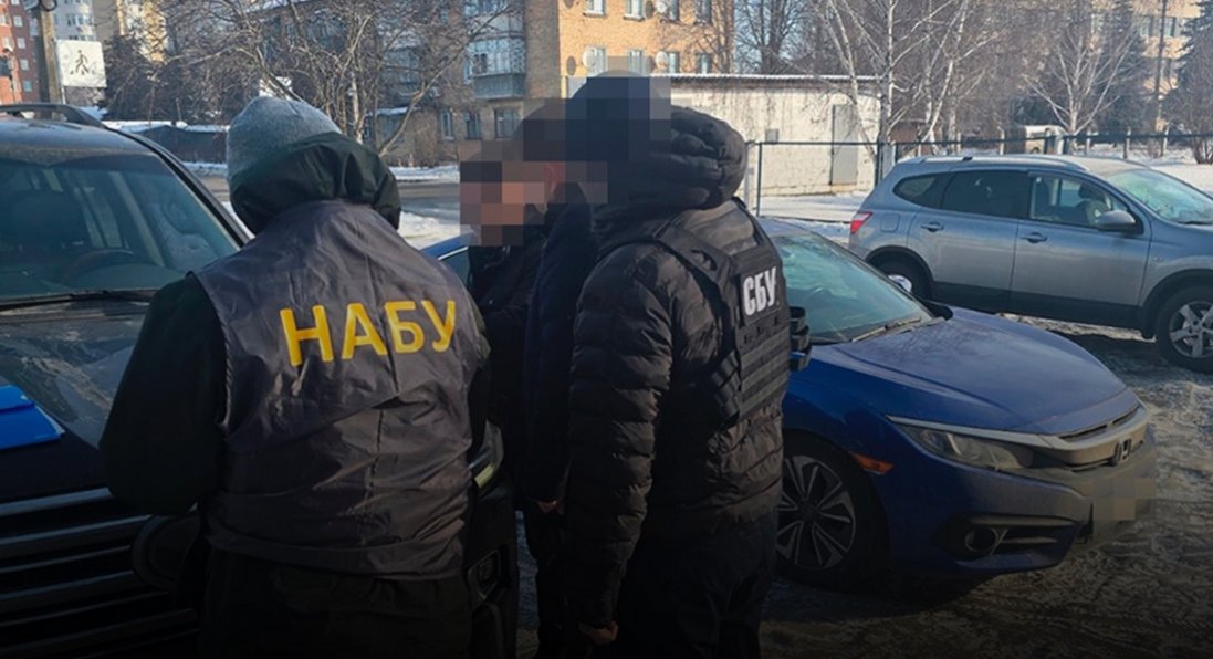 Нардепа і депутата Київської облради підозрюють у вивезенні державного врожаю