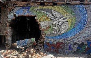В окупованому Маріуполі вціліла частина мозаїки Алли Горської «Боривітер»