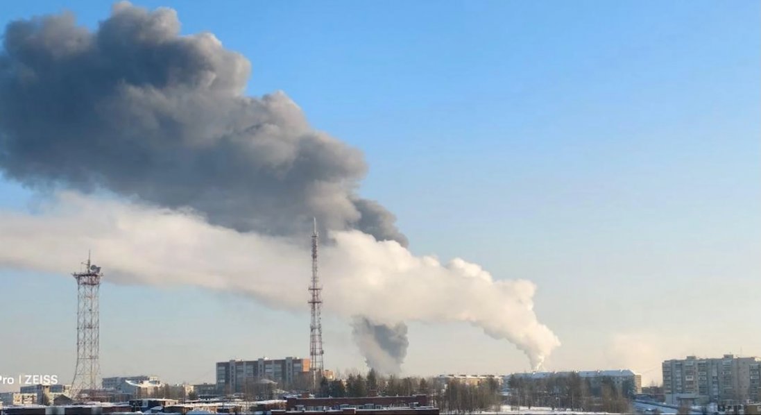 Дрони СБУ вразили НПЗ за 1750 км від кордону України