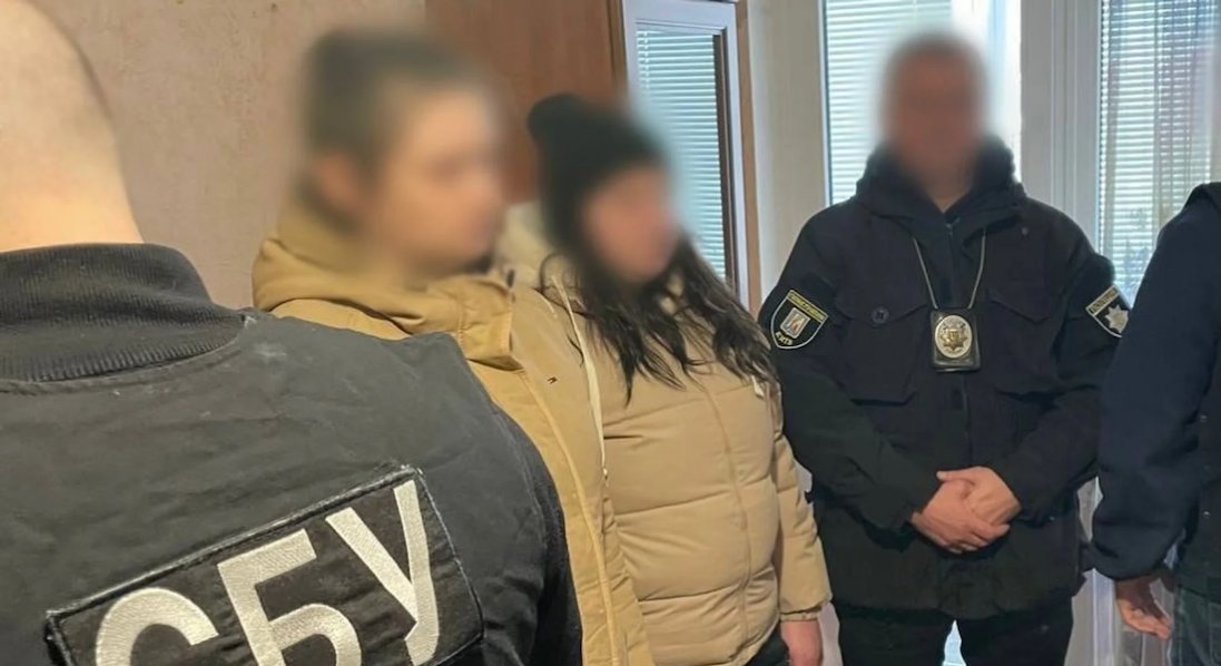 Контрактниця ЗСУ погодилася вчинити теракти за 50 тис. грн