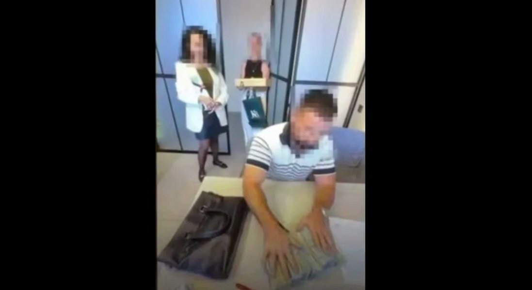 Майор тилу витратив понад 10 млн грн на одяг та Балі