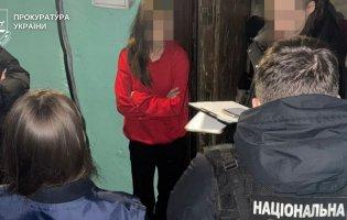 Волинянка примушувала 3-річну доньку до участі у створенні порнографії