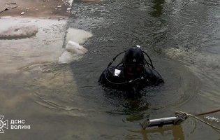 У Луцьку водолази обстежують дно Стиру: шукають зниклого чоловіка