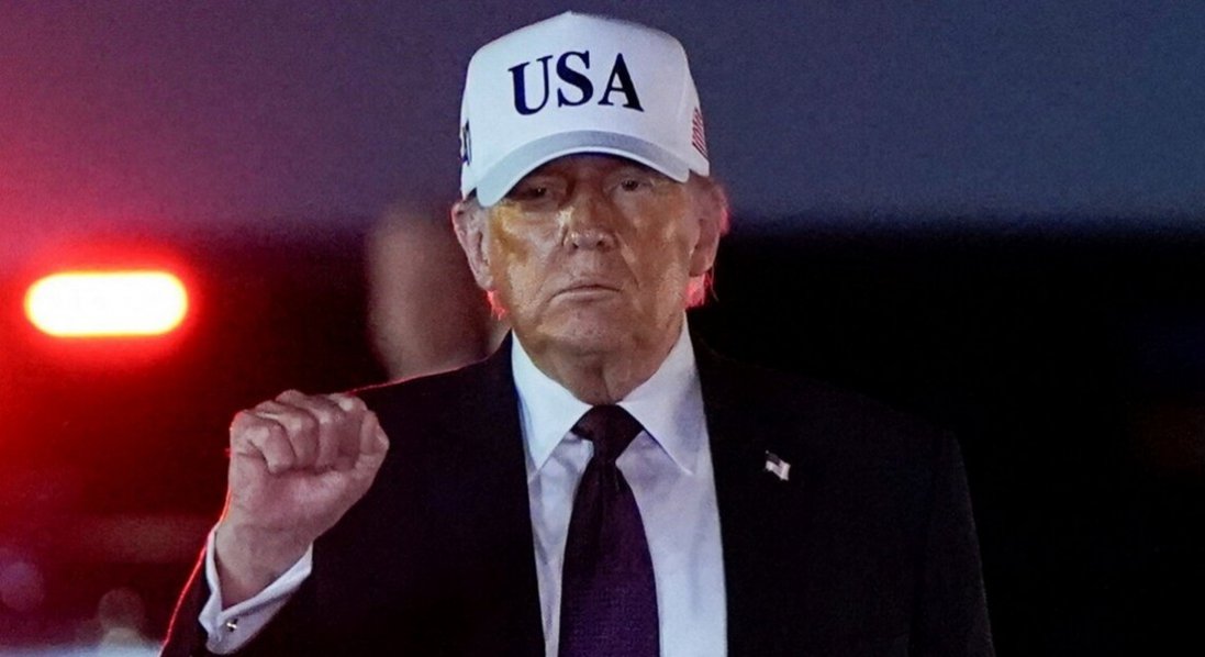 Трамп заяви про майже необмежені запаси зброї у США