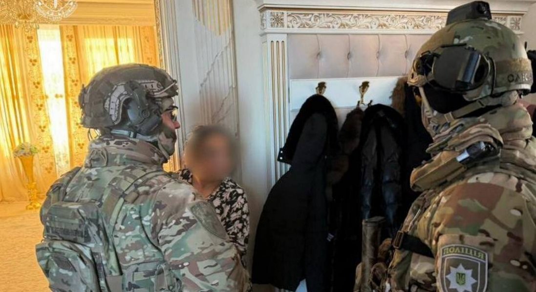 У Києві «ясновидиці» виманили в родин загиблих та зниклих безвісти військових 1,4 млн