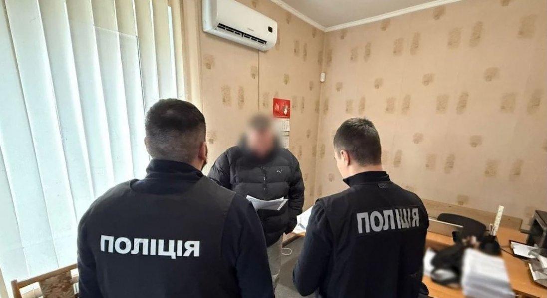 На Одещині чоловік 1,5 року видавав померлу матір за живу заради відстрочки