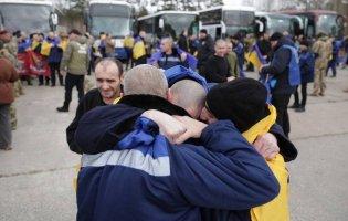 Восьмеро волинян повернулися додому з полону рф