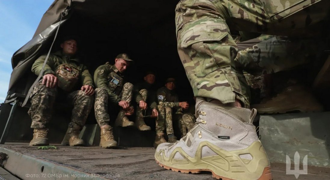 Зеленський підписав закон про відстрочку для контрактників «18–24»