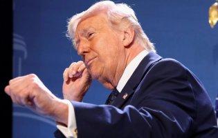 Чиновники Трампа змушені носити дешеве взуття, яке він їм дарує