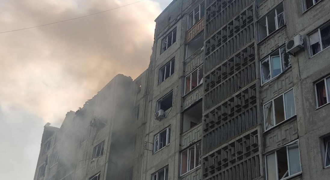 У Луцьку демонтують другий під'їзд зруйнованої дев'ятиповерхівки на Озерецькій