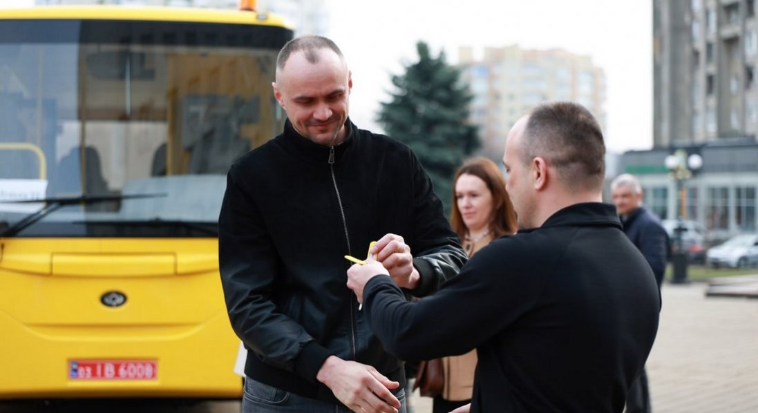 Громади Волині отримали нові шкільні автобуси