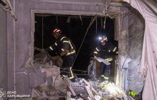 росіяни вдарили ракетою по багатоповерхівці в Харкові