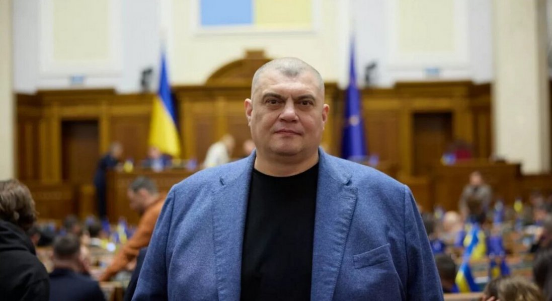 «Юзік» зі Слуги народу після допиту в НАБУ перебрався до Іспанії