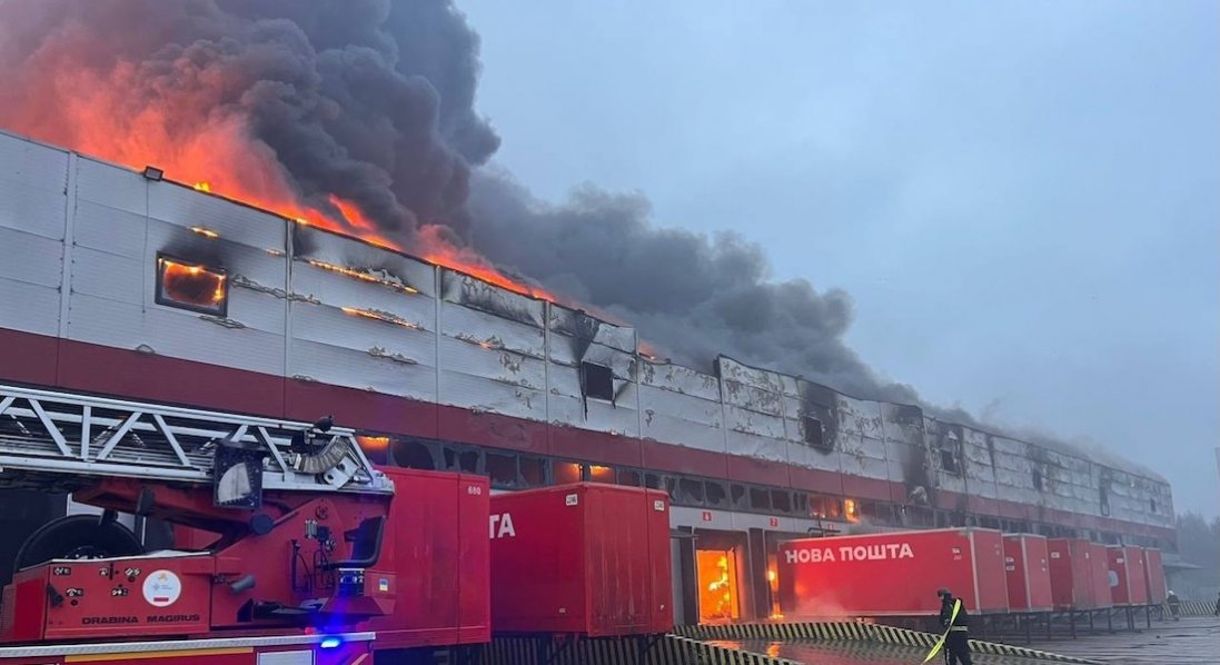 Мешканців Луцької громади просять щільно зачиняти вікна після атаки рф