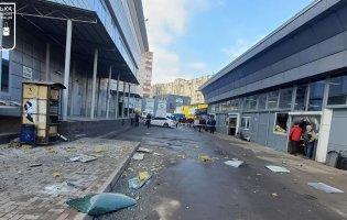 росіяни поцілили дроном у ТРЦ в центрі Сум