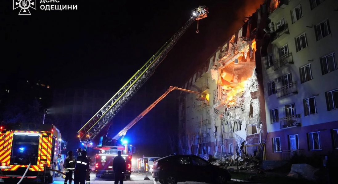 росіяни вдарили по багатоповерхівці в Одесі — загинули троє людей