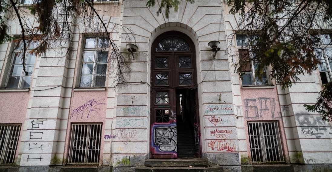 З бюджету Луцької громади виділили 10 млн грн для реставрації Будинку офіцерів: Вахович розповіла на що підуть гроші