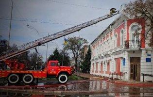 На Чернігівщині росія поцілила у будівлю міської ради