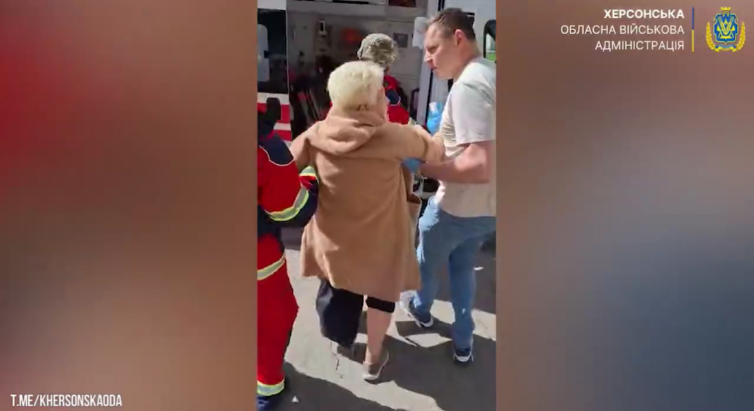 росіяни вдарили по житловому сектору в Херсоні