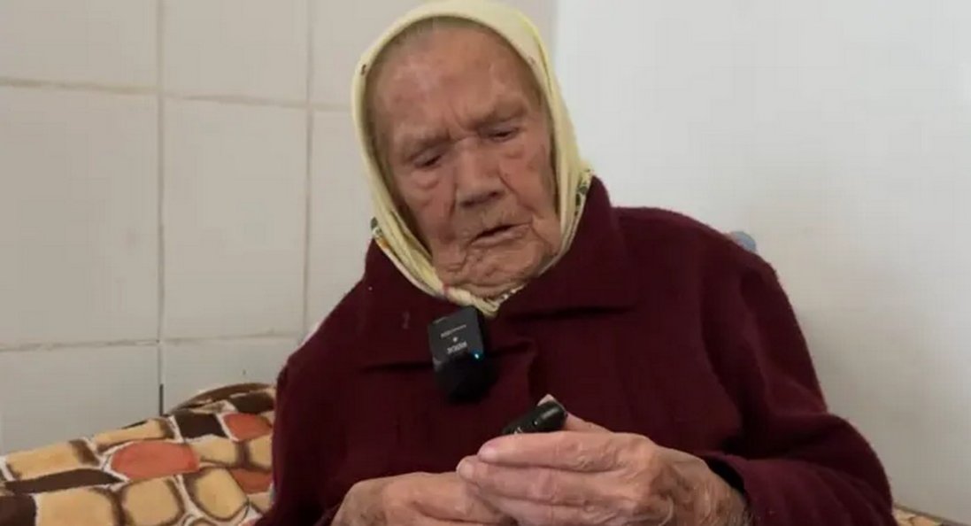 У 103 роки опанувала мобілку
