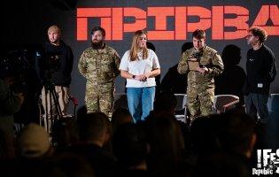 «Прірва»: Цивільні, військові, волонтери й артисти зберуться в одному просторі для відвертої розмови.