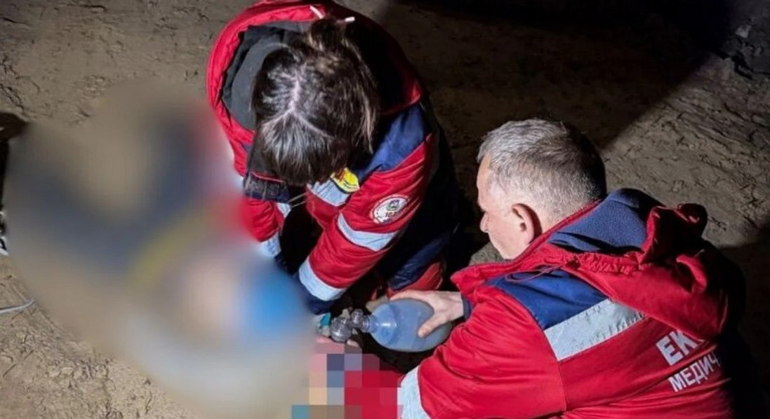 На Київщині 11-річного хлопчика засипало піском — він загинув