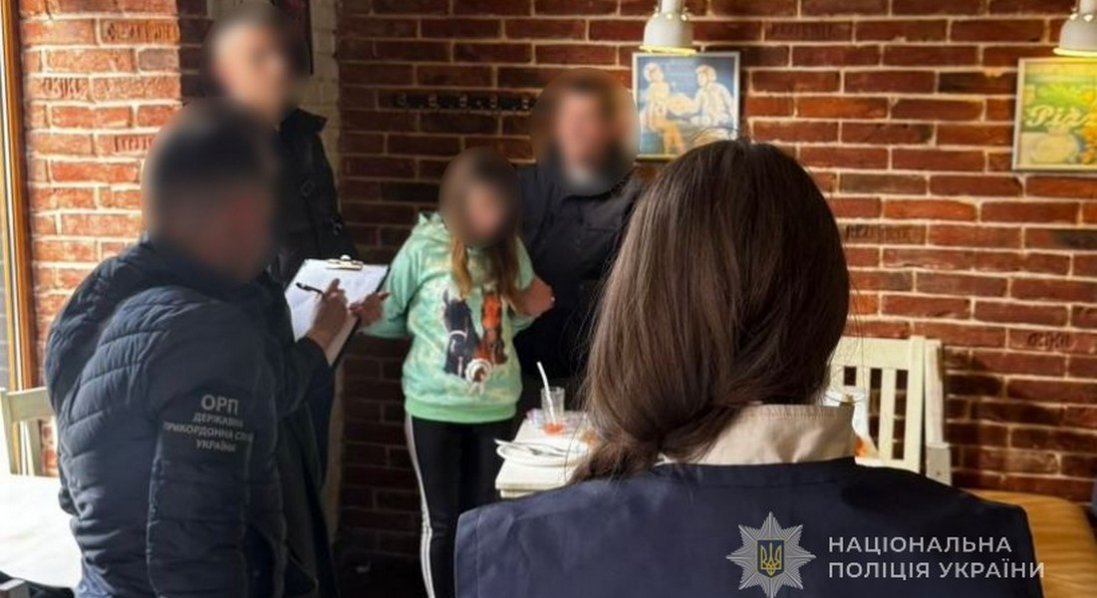 Продала за $25 000 6-річного сина: волинянці повідомили про підозру