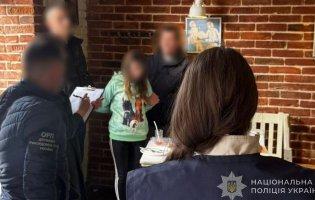 Продала за $25 000 6-річного сина: волинянці повідомили про підозру