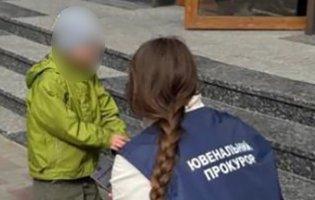 Хлопчика, якого в Луцьку намагалася продати матір, хоче забрати тато