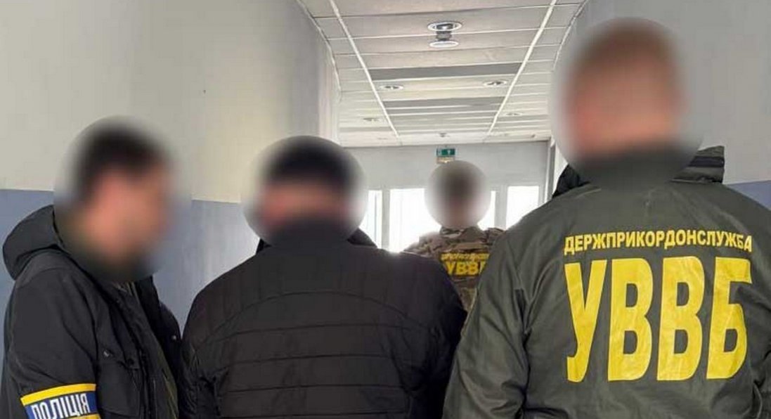 Волинянин хотів підкупити прикордонника, аби виїхати за кордон, видаючи себе за іноземця