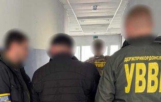 Волинянин хотів підкупити прикордонника, аби виїхати за кордон, видаючи себе за іноземця