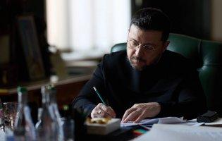 Зеленський підписав укази про продовження воєнного стану та мобілізації