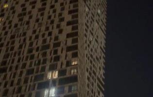 Безпілотник влучив у багатоповерхівку в москві