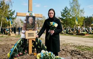 У мить прощання дізналася, що вона не рідна дочка…