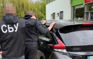 15 000 доларів США за переправлення військовозобов'язаного за кордон: на Волині викрили директора підприємства