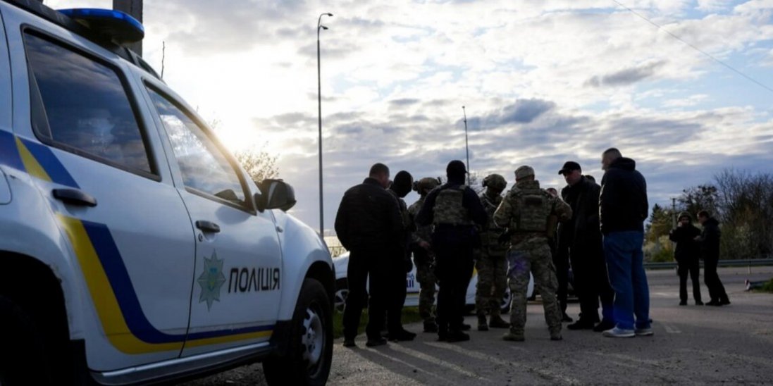 У Дніпрі чоловік стріляв у працівників ТЦК, є поранені