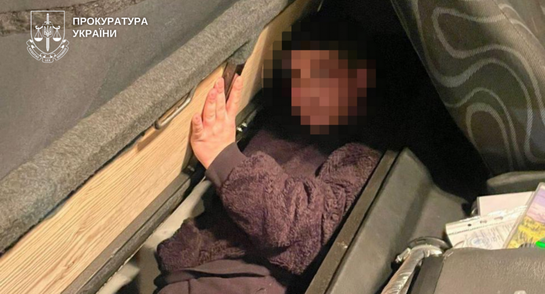 Волинянин, який вивозив ухилянтів за кордон у схованці в кабіні вантажівки, постане перед судом