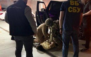 «Ухилянтська схема»: на хабарі у $34 тисячі затримали працівника СБУ