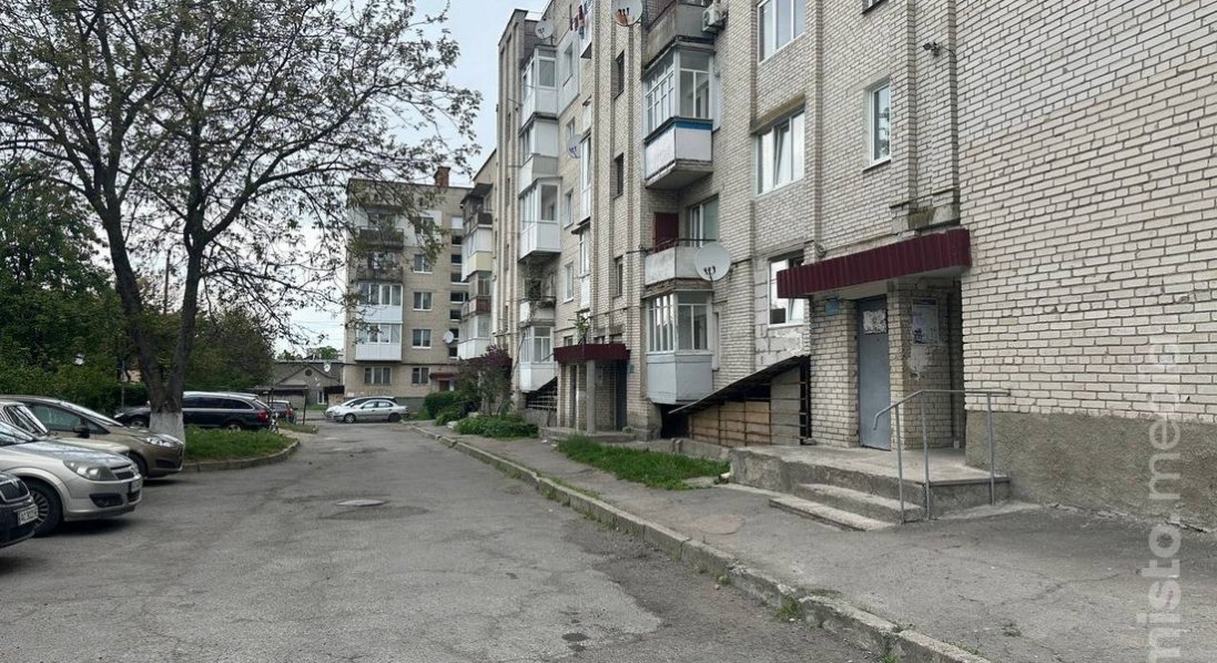 Лучани просять відремонтувати двір на вулиці В’ячеслава Хурсенка