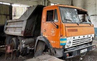 У Луцьку вандали потрощили спецтехніку на базі Волинського облавтодору